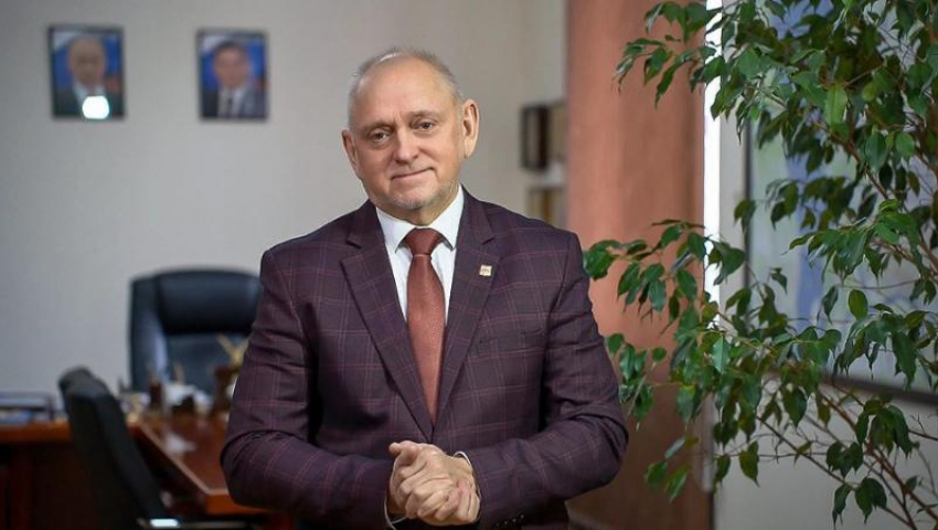 «Вы наполняете смыслом каждый наш день»: Игорь Воронин трогательно поздравил волжанок с 8 Марта