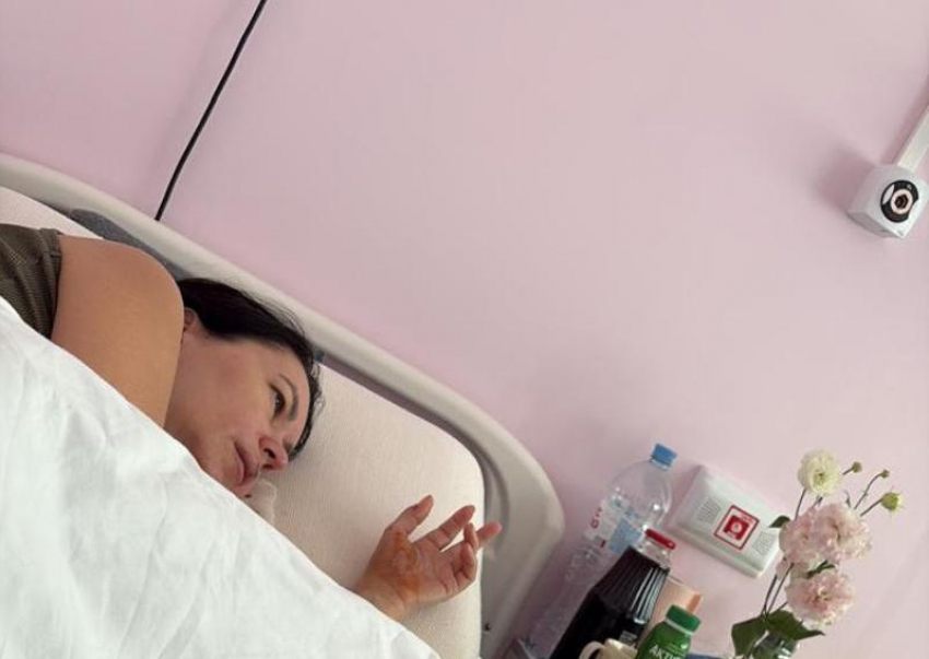 «Гордо смотрела в сторону и молчала»: родители затащили 16-летнюю самокатчицу в больницу к пострадавшей