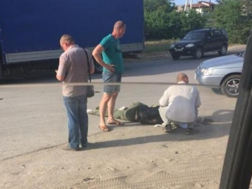 Опытный нарушитель ПДД сбил молодого мотоциклиста в Волжском