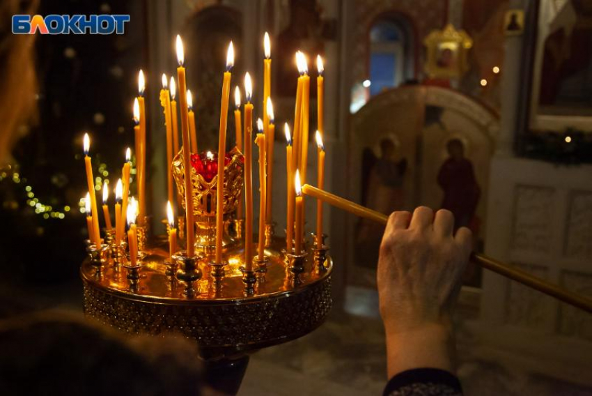 В Волжском идут Святки: история праздника