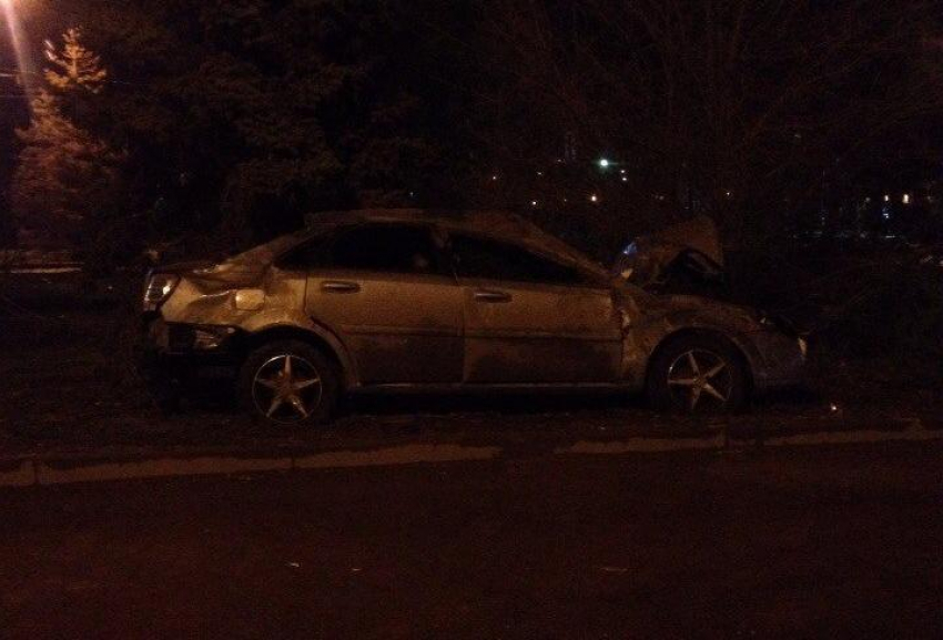 Ночью пьяный волжанин налетел на бордюр и чуть не угробил юную пассажирку