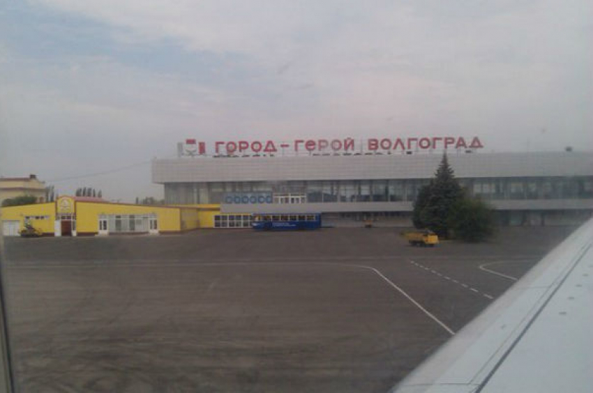 В Волгограде экстренно приземлился самолет Ереван - Москва из-за неадекватного пассажира
