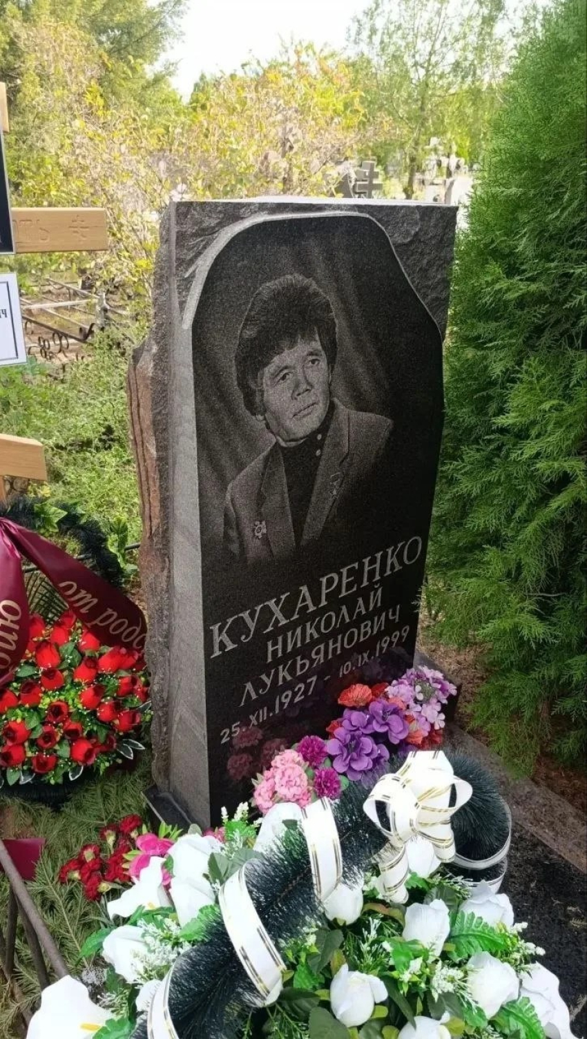 «Едва не остался без имени»: на Почётной аллее Волжского похоронили сына Героя Соцтруда, которого не могли опознать три недели