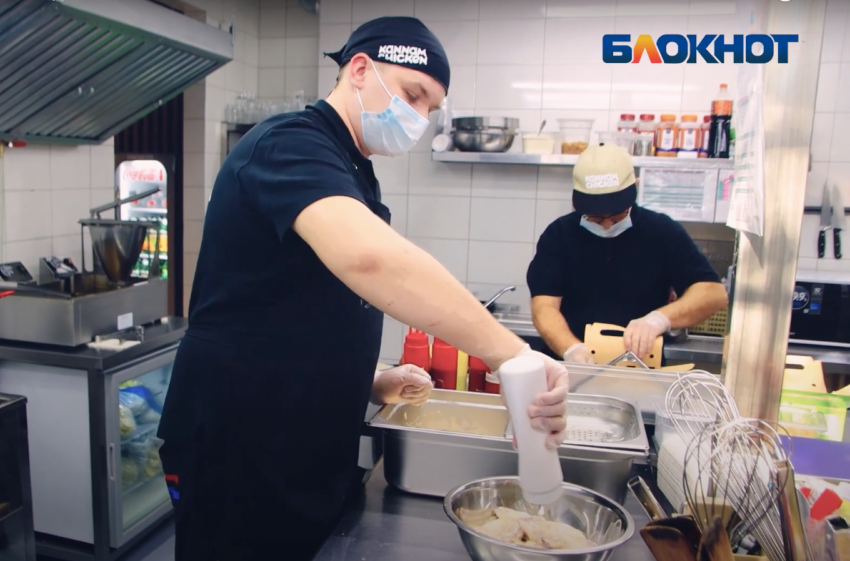 В Корею сложно попасть, но фирменную курочку отведать можно и здесь