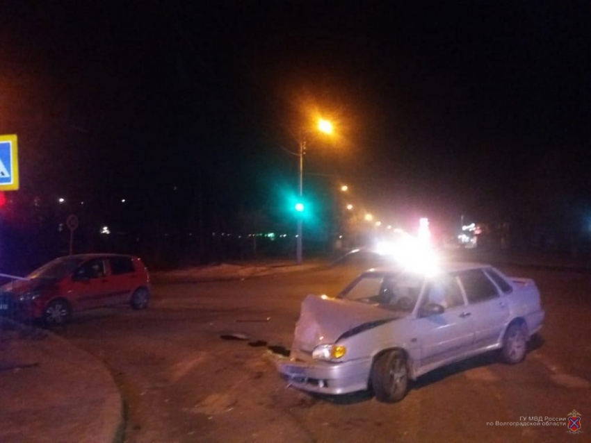 Водитель иномарки попал в больницу после ДТП в Волжском 