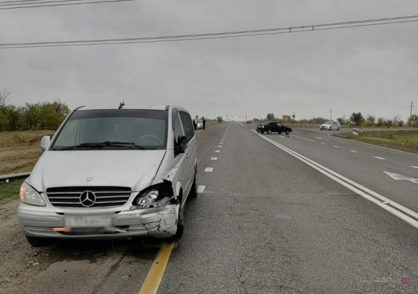 В Волгоградской области «Лада» протаранила Mercedes-Benz