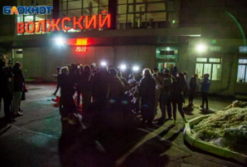 Для болельщиков из Волжского пустят дополнительные электрички после матча «Ротор» — «Факел»