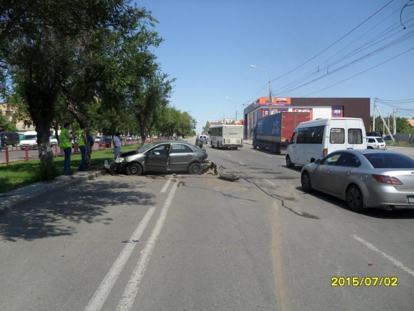  В ДТП на западе Волгограда пострадала мать с 9-летним ребенком