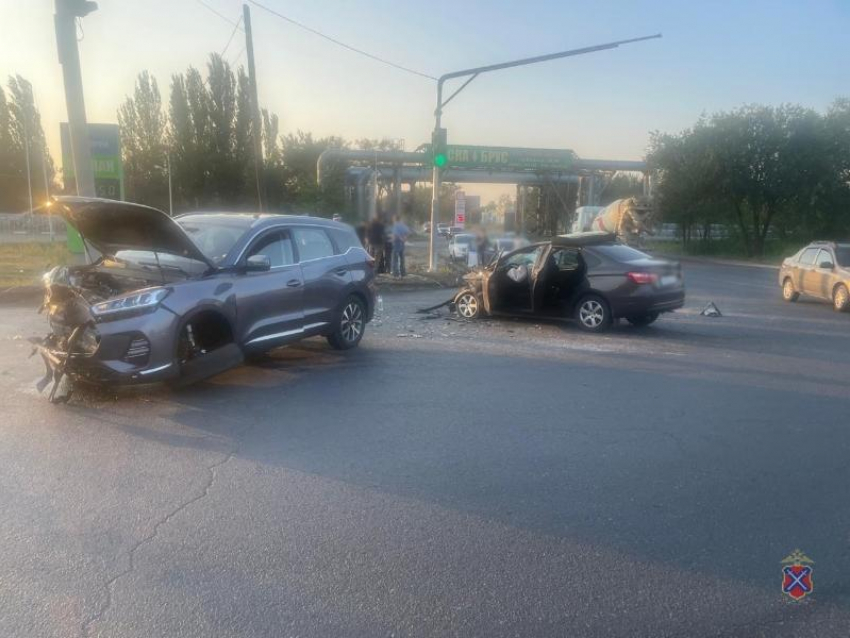 Волжанин пострадал в ДТП на улице Логинова: подробности