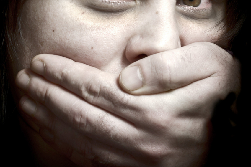 В Волгограде за извращенное изнасилование студентки задержан грузчик