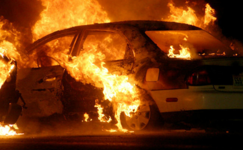 В Волгограде снова горят автомобили
