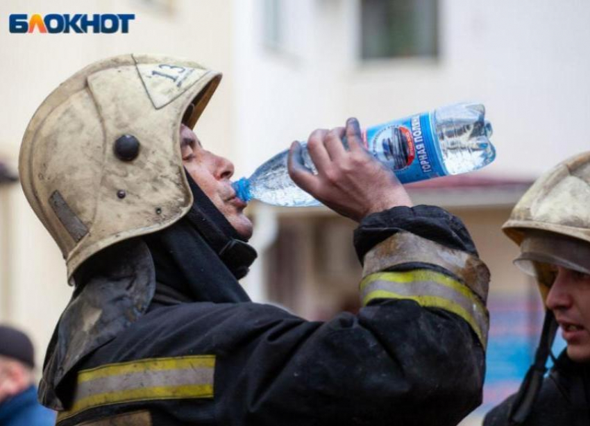 2 дома сгорели в Волжском: причины устанавливаются