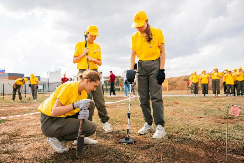 Под Волжским состоялась церемония закрытия первой смены «Страна Героев»