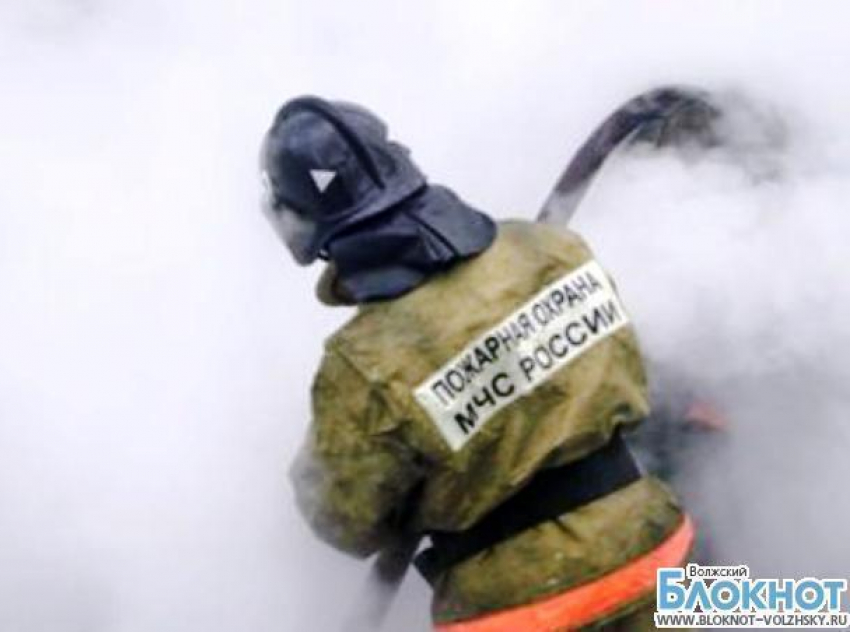 В Волгограде пожар тушили вместе со студентами