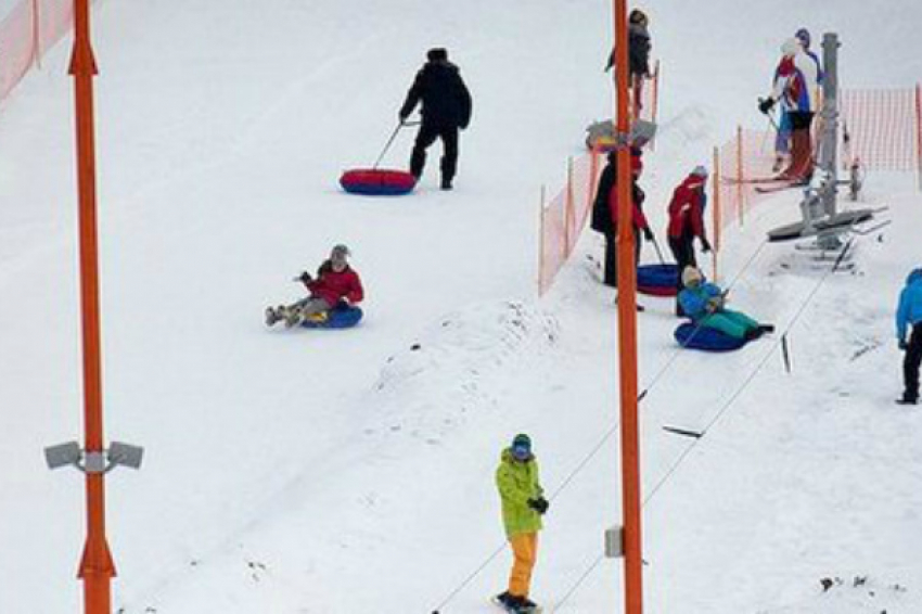 В Урюпинске открыли первый в области горнолыжный склон