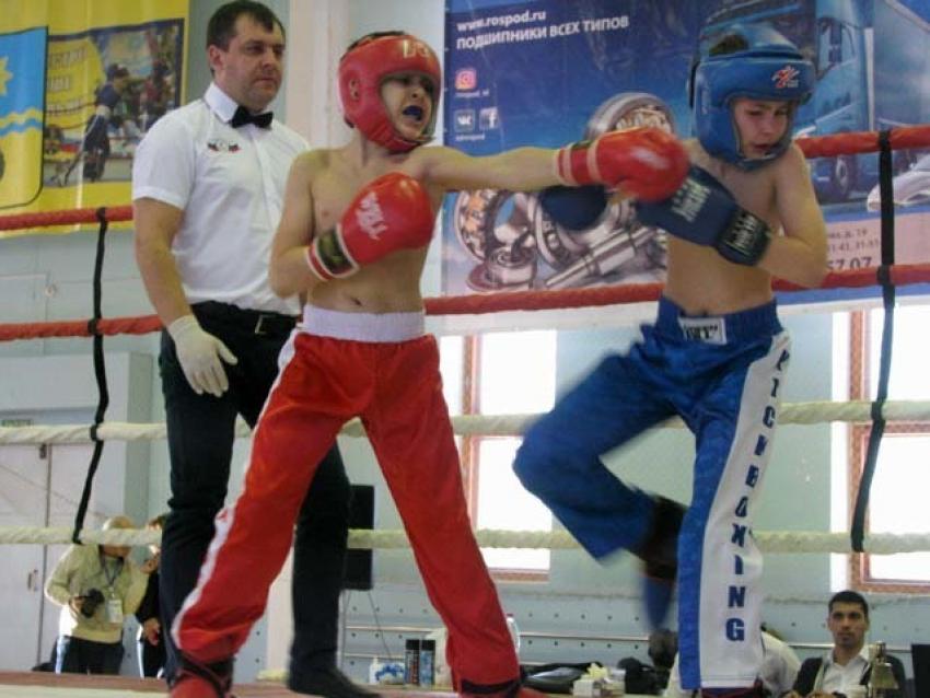 Чемпионат по кикбоксингу прошел в Волжском