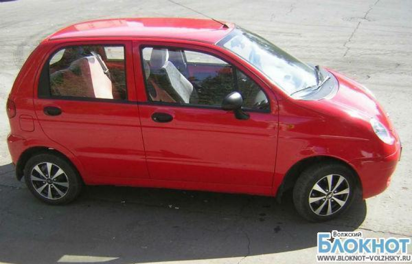 Автоледи из Волжского обокрали в Волгограде