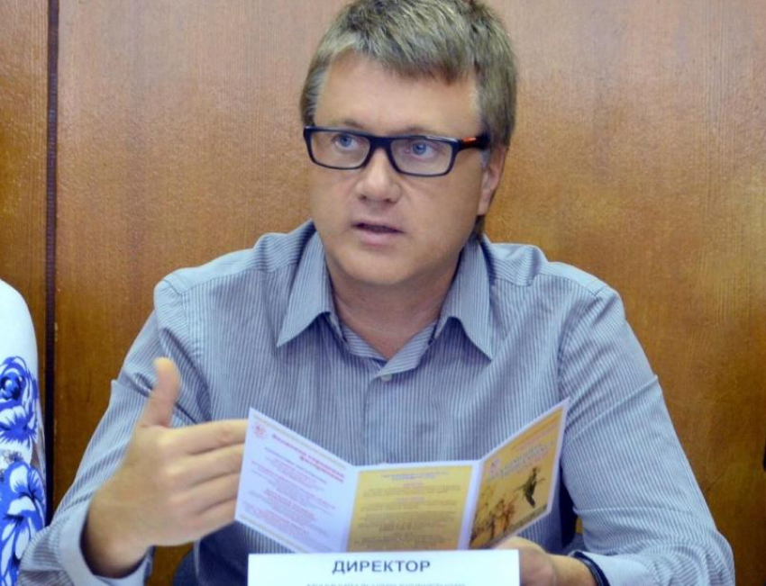 Директор ЦКиИ «Октябрь» Олег Виноградов за 2019 год получил премии в размере 260 тыс. рублей